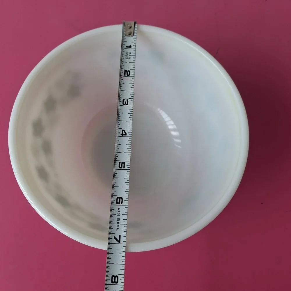 Vintage Pyrex Spring Blossom Green Milk Glass 1 1/2 QT Bowl 402 Crazy Daisy